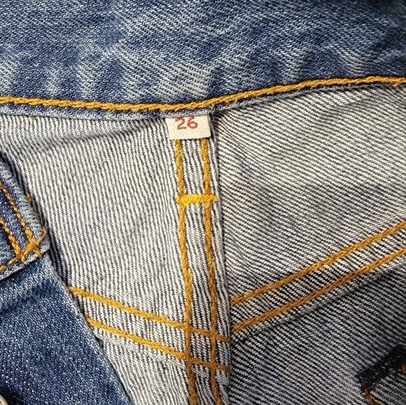 Levi's Bundle Jean Shorts - Picture 6 of 11